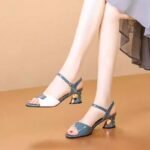 Brand discontinued genuine leather thick heel one-strap sandals - Image 4