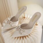 versatile pointed toe thin closed toe mule half slippers for women - Image 2