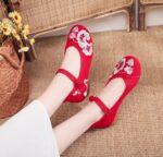 Embroidered shoes Old Beijing cloth shoes for women - Image 6