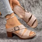 European and American hollow thick heel Roman sandals - Image 5