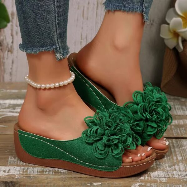 leisure retro flower lightweight leisure sandals for women