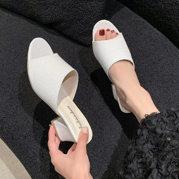 Outdoor sandals for women