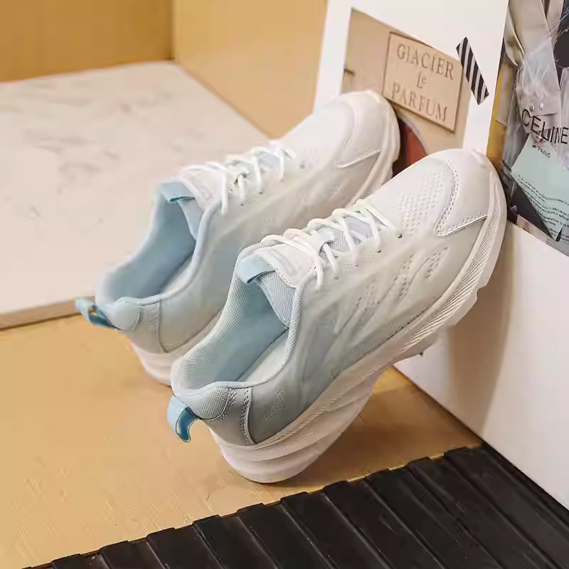 imgi_5_O1CN015y52Nb1OCuP04HlVZ_!!1703111670.jpg_q50 Mesh non-slip breathable running shoes for women - Image 1