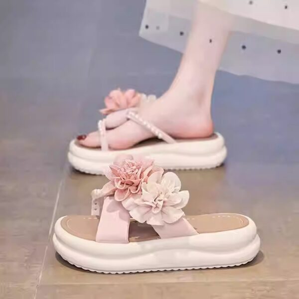 Thick-soled height-enhancing slippers for women