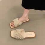 new style pearl fashion flat bottom no tired feet non-slip beach small fragrance style sandals - Image 2