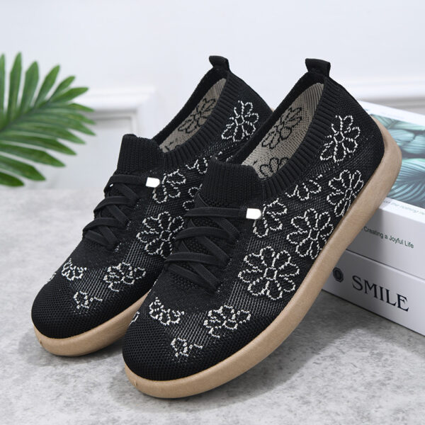 old Beijing cloth shoes for women
