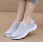 Women's spring new slip-on shoes, casual walking shoes, fashionable custom sports shoes - Image 3