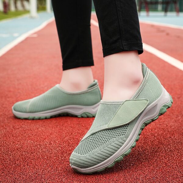 comfortable mother's shoes, breathable and non-stuffy women's shoes, Velcro mesh shoes