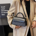 Bags Fashionable Women's Handbags with Stylish Letter Print Shoulder Bags - Image 2