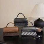 Bags Fashionable Women's Handbags with Stylish Letter Print Shoulder Bags - Image 5