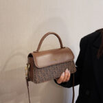 Bags Fashionable Women's Handbags with Stylish Letter Print Shoulder Bags - Image 8