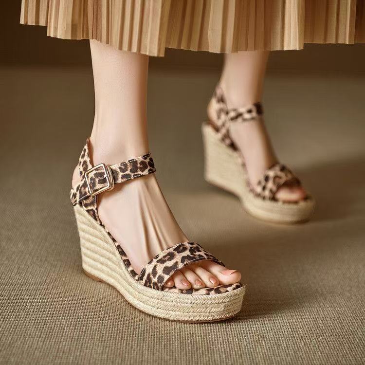 O1CN018zn22v1cIJmR9TXoV_!!2218474613577-0-cib New Summer Hemp Rope Wedge Sandals Fish Mouth Leopard Print Thick Sole High Heel One-Line Sandals Versatile Women's Shoes - Image 1