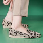 New 2025 Retro Leopard Print Flat Shoes Easiest for Match Lightweight Soft Plaid Large Size Women's Shoes - Image 3