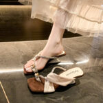 New Model, Outdoor Wear, Internet Celebrity Pigeon Egg Rhinestones, Paired with Skirts and High Heels - Image 2