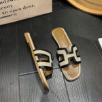 Flat Women's Outdoor H Slippers 2026 Summer New Trendy Chanel-Style Korean Version Internet Celebrity Ins Fashion Slide Sandals for Women - Image 3