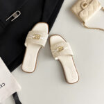 Women's Summer Slippers Fashionable All-match 2025 New French Flat Beach Lazy Slippers for Women - Image 7