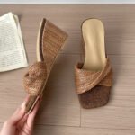 Vacation Style Retro Woven Wedge-Heeled Slippers for Women's Casual and Versatile Square-Toe Open-Toe Sandals White Brown - Image 10