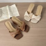 Vacation Style Retro Woven Wedge-Heeled Slippers for Women's Casual and Versatile Square-Toe Open-Toe Sandals White Brown - Image 11