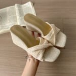 Vacation Style Retro Woven Wedge-Heeled Slippers for Women's Casual and Versatile Square-Toe Open-Toe Sandals White Brown - Image 9