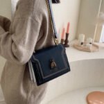 2026 Women's Crossbody Bag with Retro Bee Design, Suitable for Commuters, Small Square Shoulder Bag/Handbag. - Image 3