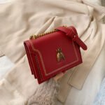 2026 Women's Crossbody Bag with Retro Bee Design, Suitable for Commuters, Small Square Shoulder Bag/Handbag. - Image 5