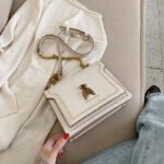2026 Women's Crossbody Bag with Retro Bee Design, Suitable for Commuters, Small Square Shoulder Bag/Handbag. - Image 4