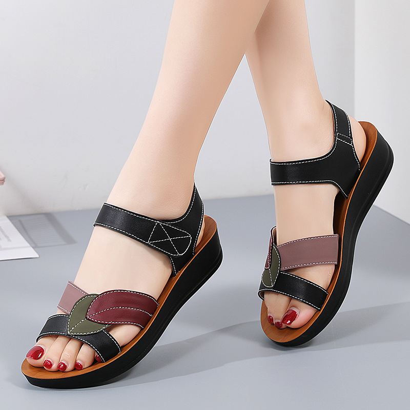 O1CN01HXEwWo1CApAsQC0rp_!!2086360041-0-cib Aihuier new soft bottom comfortable sandals leaves middle-aged and elderly mother women's sandals factory direct sales - Image 1