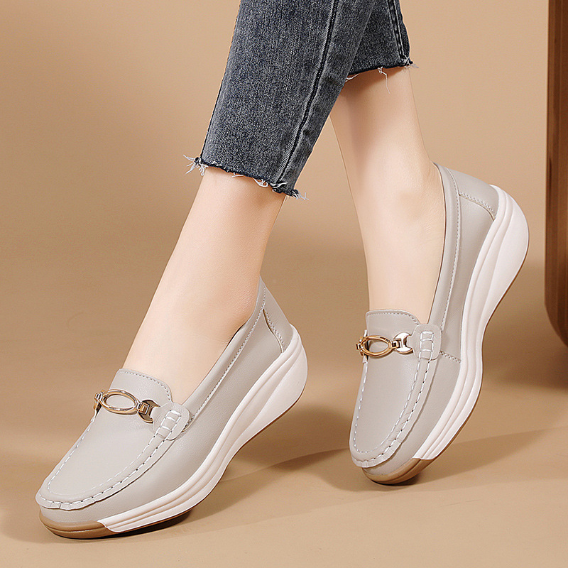 O1CN01JJpEag1CApDSA7NlF_!!2086360041-0-cib 36 size Wedge Flat Spring and Autumn Shallow Soft Leather Shoes Slip-on Mom Shoes - Image 1
