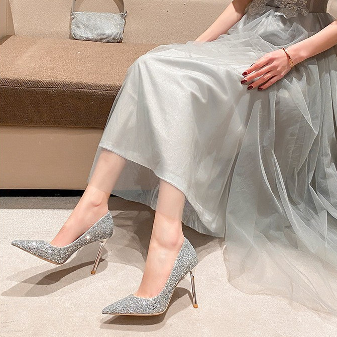 O1CN01MnzDdi1NkyOfgtyI2_!!2222077861609-0-cib 34 Size silver colour heel - Image 1