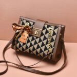 New Polyester Trendy Large-Capacity Handbag Fashionable Shoulder Crossbody Bag Tote Bag Women's Bag - Image 4