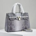 Fashion new factory temperament direct selling texture new style trendy handbag mother lady bag shoulder messenger bag - Image 3