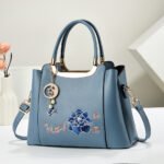 Factory High-End Chinese Style Embroidered Crossbody Bag as a Gift for Mother, Middle-Aged Lady Handbag, New Xia Xin Chinese Style - Image 5