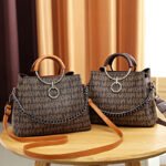 Trendy Women's Bags from Manufacturers for 2026: Stylish Small Shoulder Crossbody Handbag Bucket Bag, Available for Dropshipping - Image 4