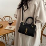 Chanel Style Atmospheric Light Luxury Fashion Casual Little Red Book Same Style Western Style All-Match Explosions Crossbody Shoulder Niche New Style - Image 7
