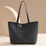 New cross-border minimalist European and American style handbag tote bag for middle-aged women and mothers, large capacity shoulder bag/crossbody bag. - Image 2