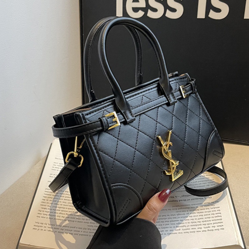 O1CN01uBmexG1a0nNHbDv5z_!!2218817593268-0-cib Chanel Style Atmospheric Light Luxury Fashion Casual Little Red Book Same Style Western Style All-Match Explosions Crossbody Shoulder Niche New Style - Image 1