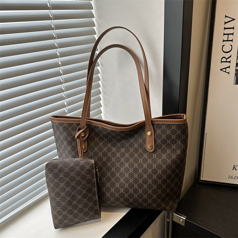 O1CN010HOi9h1i9VnyHcmrP_!!3829224370-0-cib Large-Capacity Bag for Women, Commuter Style, Unique Tote Bag, 2025 New Model, Beautiful and Niche Trendy Shoulder Bag, Textured Women's Bag - Image 1
