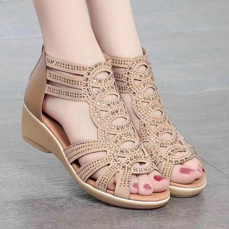 O1CN0120ZGU51bReEE87UOR_!!2217612693462-0-cib 38 SIZE Roman sandals for women summer 2025 new soft sole mother shoes - Image 1