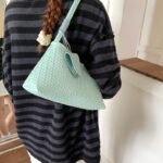 Fashion Woven Underarm Bag for Women, New Versatile Shoulder Handbag, Large Capacity Commuter Bag, Retro Style Bucket Bag - Image 9