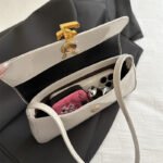 2026 New Baguette Shoulder Crossbody Bag, Fashionable and Versatile Trendy Shoulder Bag, Korean Style High-End Elegant Handbag - Image 8