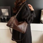 Cross-Border Retro Boston Pillow Bag, New Leather Niche Design, Large Capacity Underarm Bag, Commuter Shoulder Crossbody Bag - Image 4