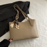 High-grade Scarf Handbag 2025 Spring New All-match Ins Shoulder Underarm Bag Retro Commuter Tote Bag - Image 5