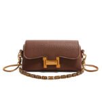 One-Shoulder Underarm Bag with a High-End Feel, Versatile Textured Crossbody Small Square Bag, Popular Chain-Style Korean Retro Niche Bag for Women - Image 4
