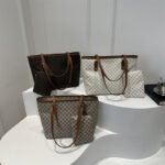Large-Capacity Bag for Women, Commuter Style, Unique Tote Bag, 2025 New Model, Beautiful and Niche Trendy Shoulder Bag, Textured Women's Bag - Image 5