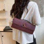 2025 New Cross-Border Woven Baguette Crossbody Bag with a Vintage Texture, Simple and Luxurious Handbag for Women, Shoulder Bag - Image 2
