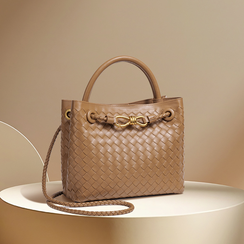 O1CN01zAXfsA1RCrIANqNdl_!!2219857252076-0-cib High-End New Style Women's Bag, Casual Hand-Woven Bag, Fashionable Shoulder Crossbody Tote Bag, Trendy Versatile Handbag - Image 1