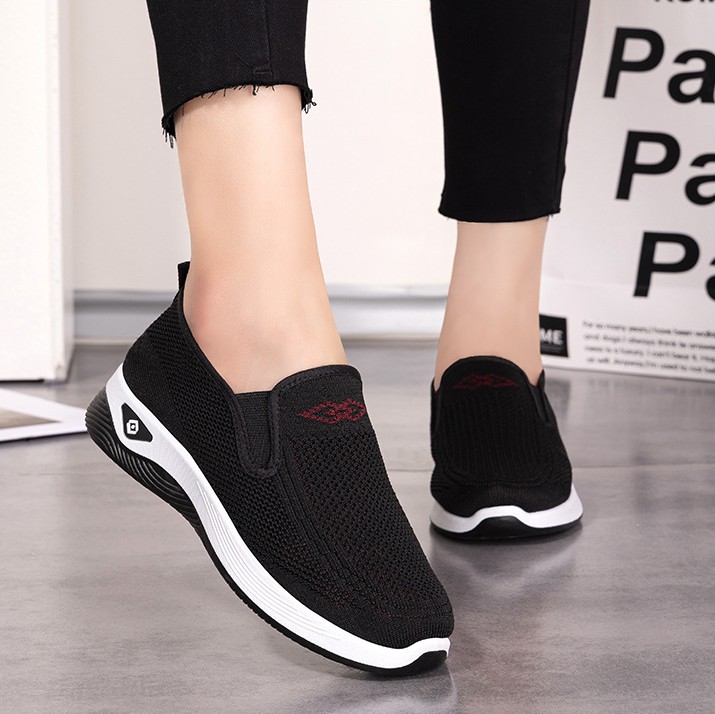 Screenshot 2025-10-09 010214 39 SIZE TEMU shoes women’s spring and summer old Beijing cloth shoes - Image 1