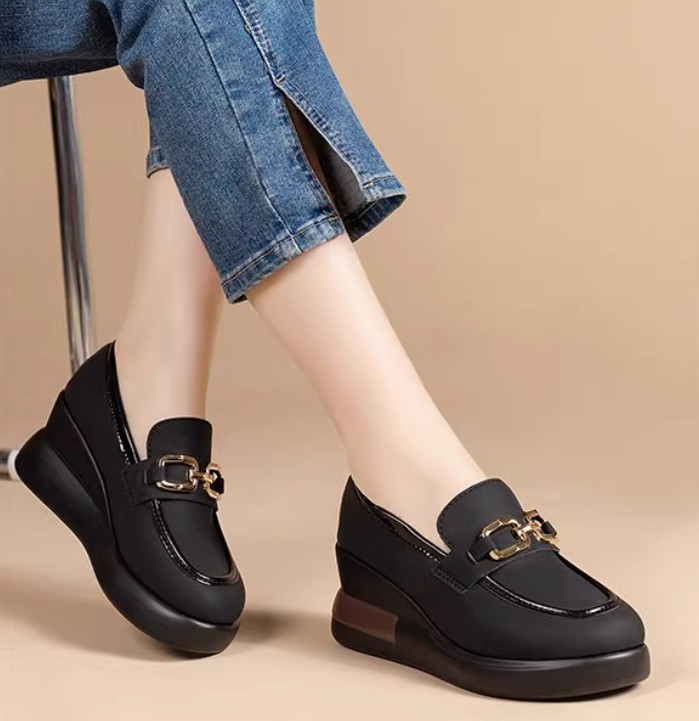 Screenshot 2025-10-21 140619 36-40 SIZE New Autumn Casual Slip-on Pants, Petite Women’s Height Increasing White Shoes - Image 1