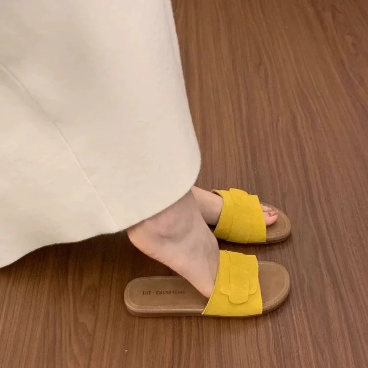 imgi_12_O1CN01VlNgas1cUE5NNM72a_!!2211080533603-0-cib.jpg_ 38 SIZE High-grade soft-soled flat flip flops for women - Image 1