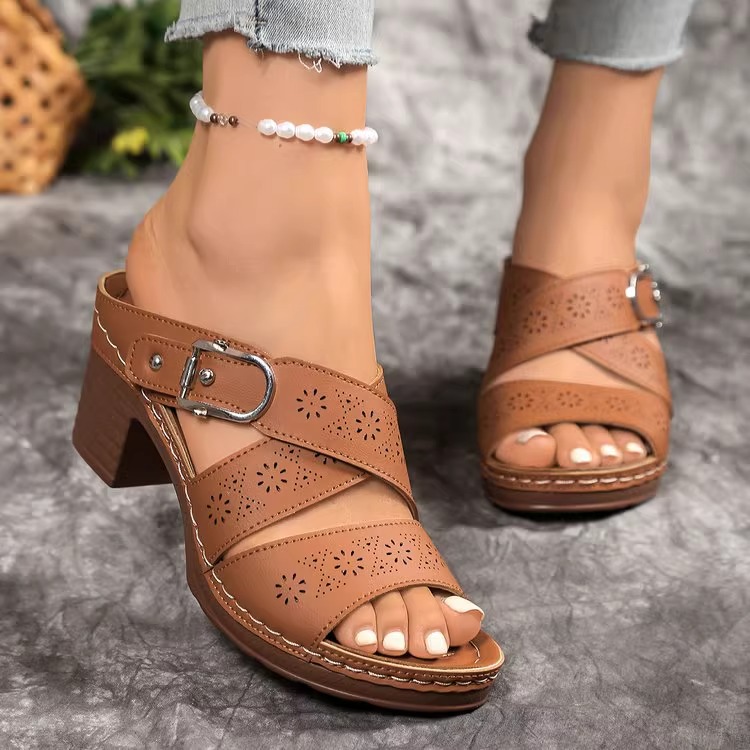 imgi_26_O1CN01tXIL5j1UL3Dm87wUE_!!842422500 37 SIZE BROWN European and American hollow thick heel Roman sandals - Image 1